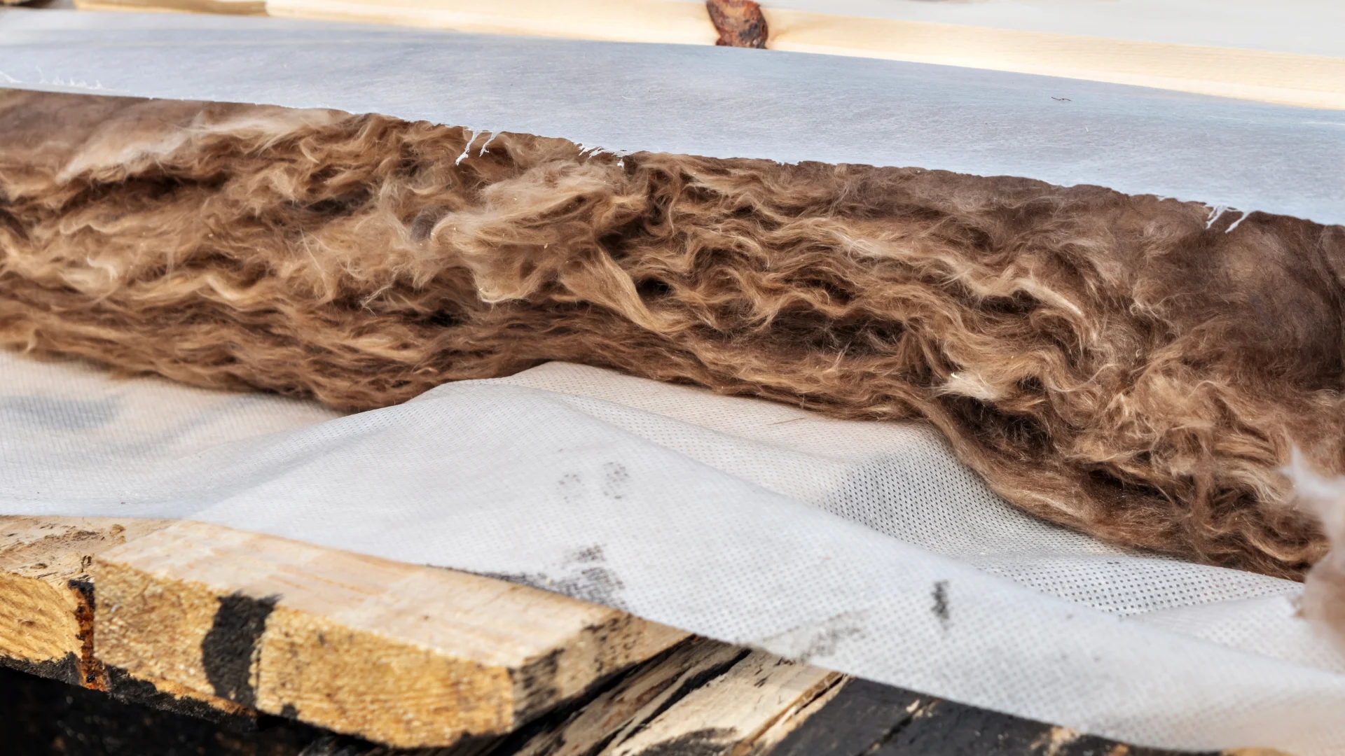 Thickness of the insulation layer